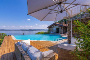 Paradis Relais Infinity Pool View- Happy Rentals